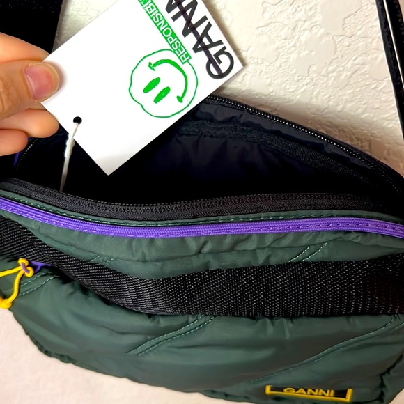 GANNI quilted recycled-polyester crossbody bag - Picture 7 of 11